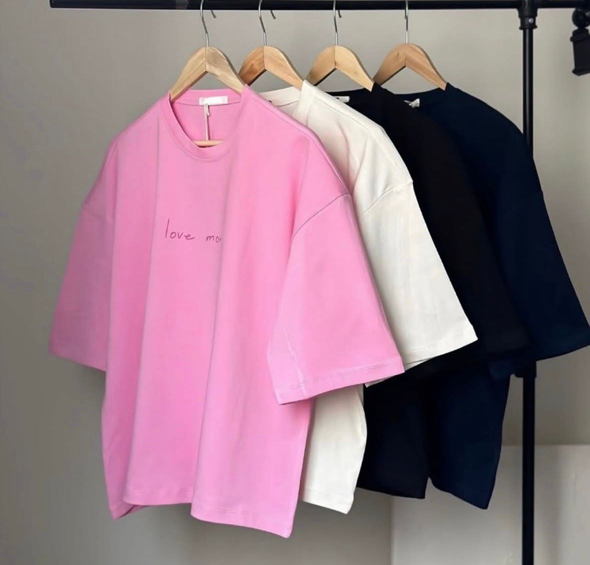 T-shirt Love More oversize